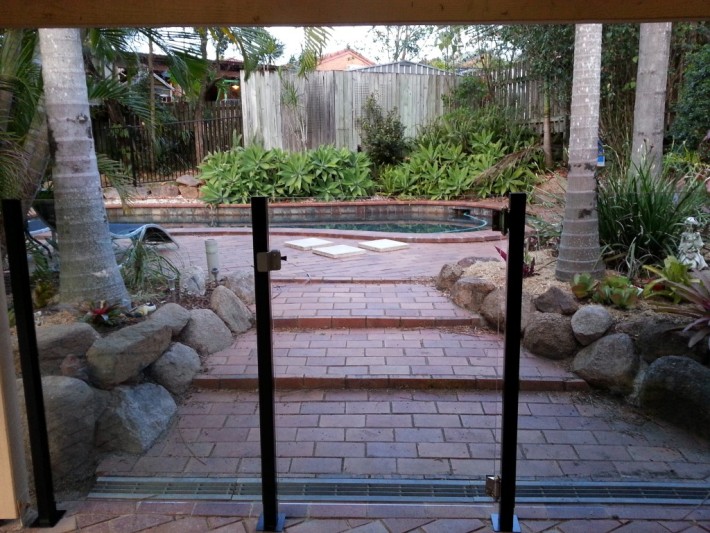 Glass Pool Fence1, Robson’s Pool Safety Inspections, 7A:20 Bogong Street Riverhills Brisbane, QLD 4074