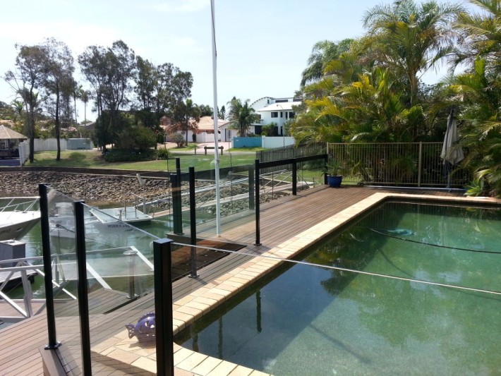 Glass Pool Fence1, Robson’s Pool Safety Inspections, 7A:20 Bogong Street Riverhills Brisbane, QLD 4074