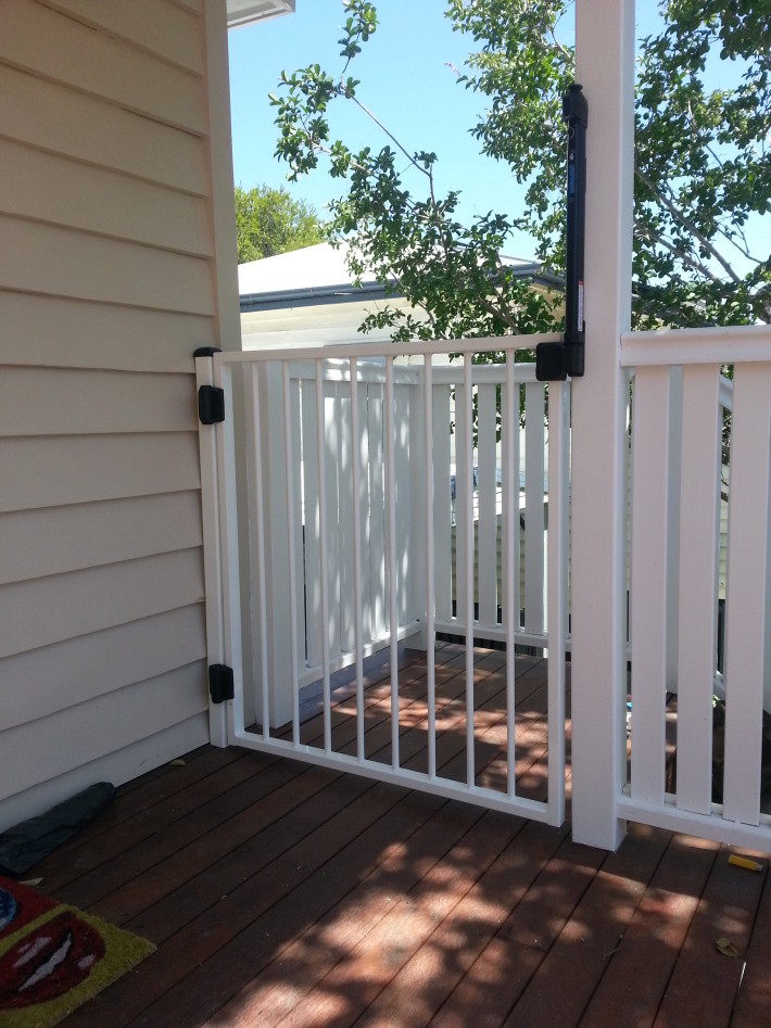 Aluminium Pool Fence5, Robson’s Pool Safety Inspections, 7A:20 Bogong Street Riverhills Brisbane, QLD 4074