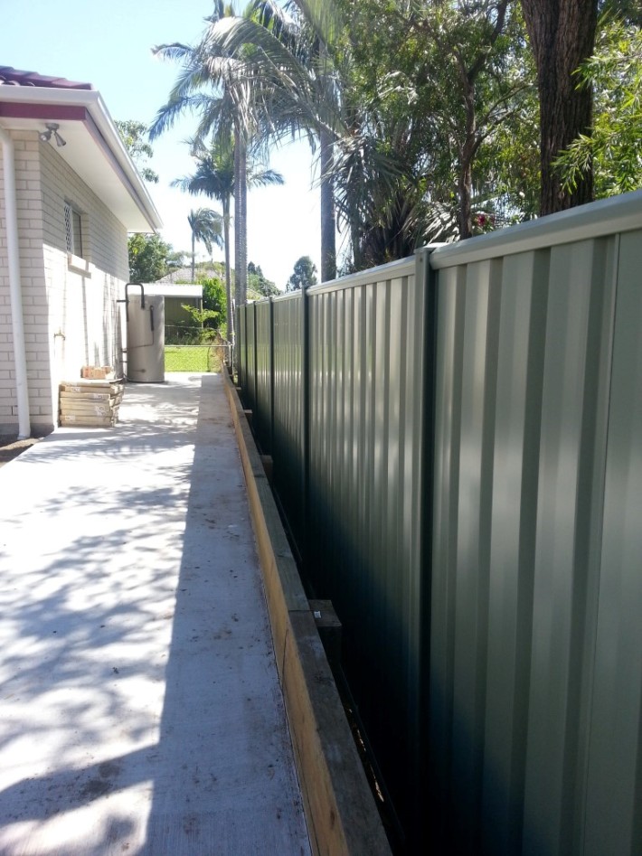Colorbond Pool Fence1, Robson’s Pool Safety Inspections, 7A/20 Bogong Street Riverhills Brisbane, QLD 4074