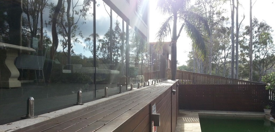 Glass Pool Fence14long, Robson's Pool Safety Inspections, 7A:20 Bogong Street Riverhills Brisbane, QLD 4074 copy